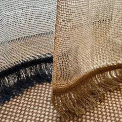 Rideau tamisant à tissage alvéolé