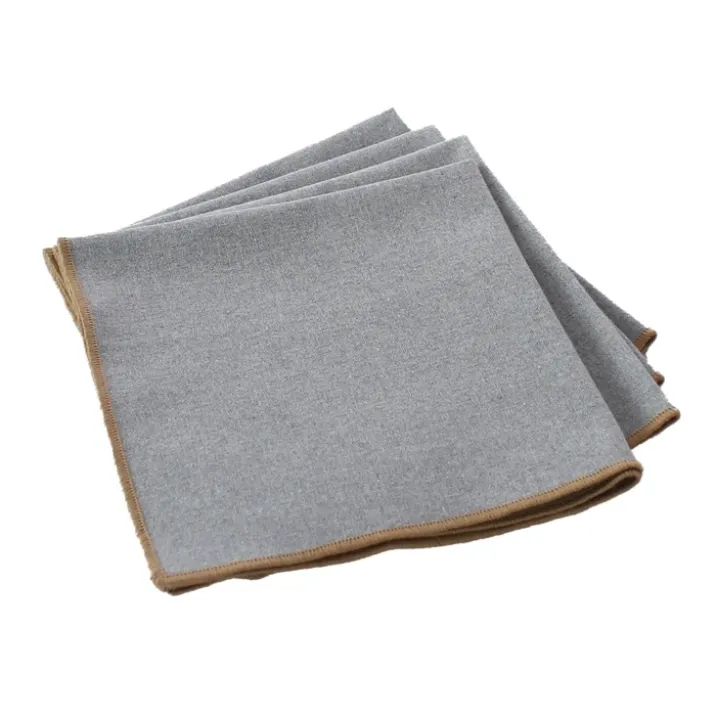 Serviette de table unie et bourdonnée
