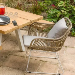 Set de 2 fauteuils en résine tressée imitation rotin