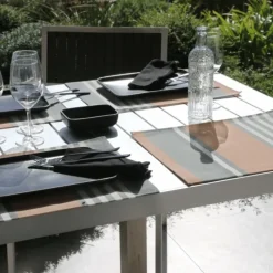 Set de table en plastique à rayures