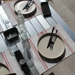 Set de table lavable à fines rayures