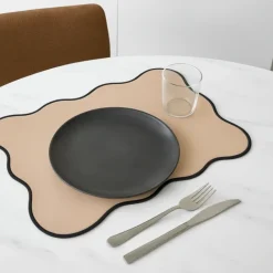 Set de table rectangulaire unis et bords ondulés