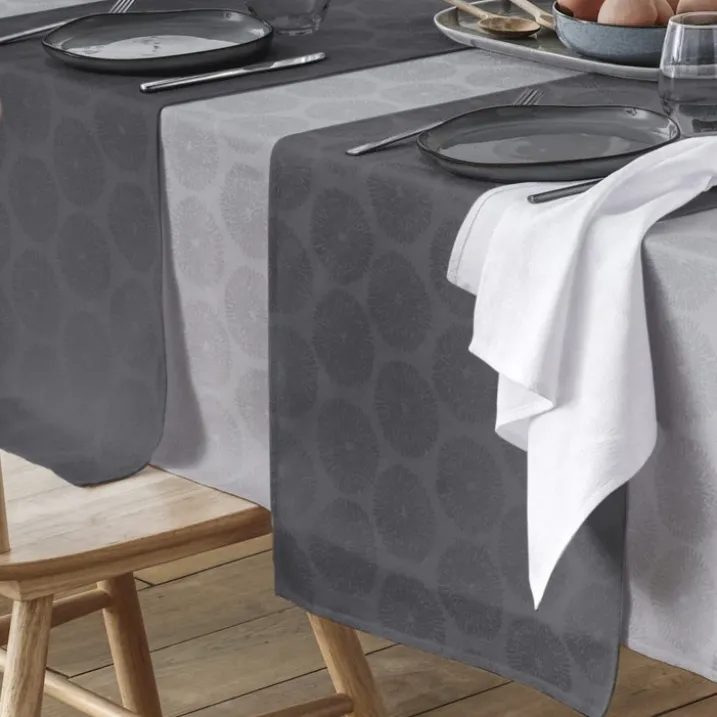 2 sets de table en damassés