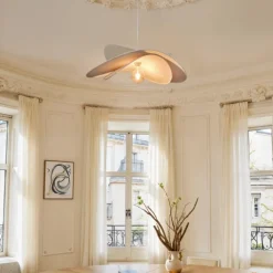 Suspension design en tissu forme organique