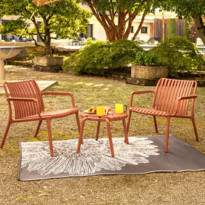 Table basse et repose-pieds de jardin