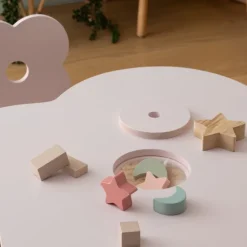 Table enfant en forme de fleur