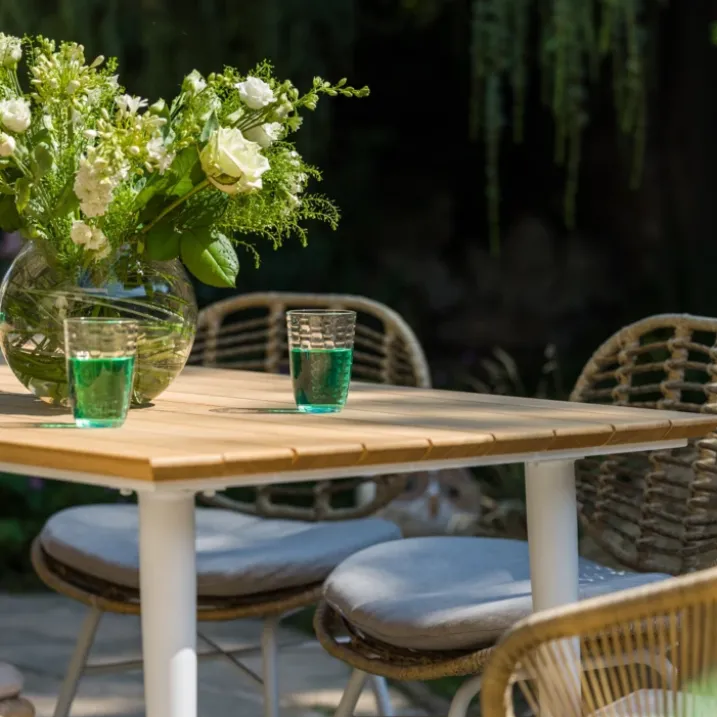 Table rectangulaire en acier et teck