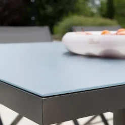 Table rectangulaire et extensible pour 6/8 personnes