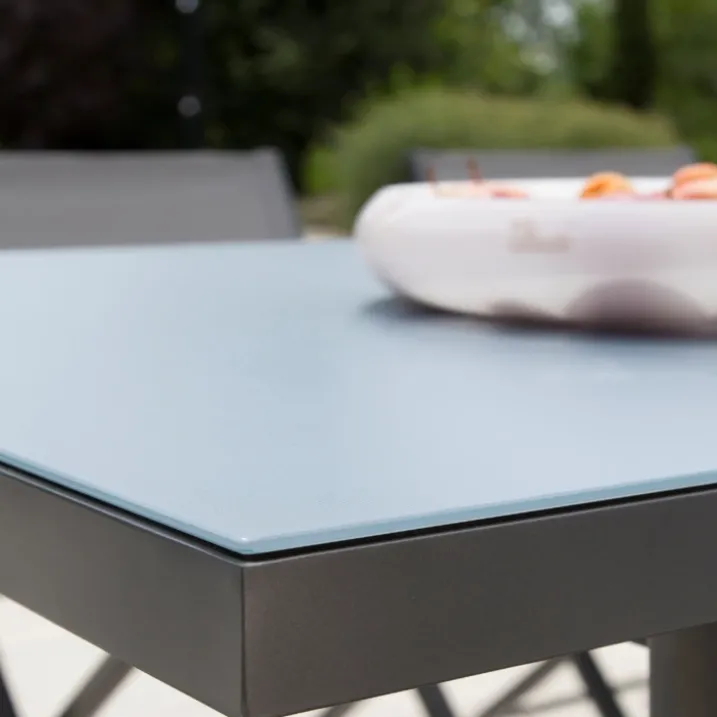 Table rectangulaire et extensible pour 6/8 personnes