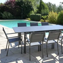 Table rectangulaire et extensible pour 6/8 personnes