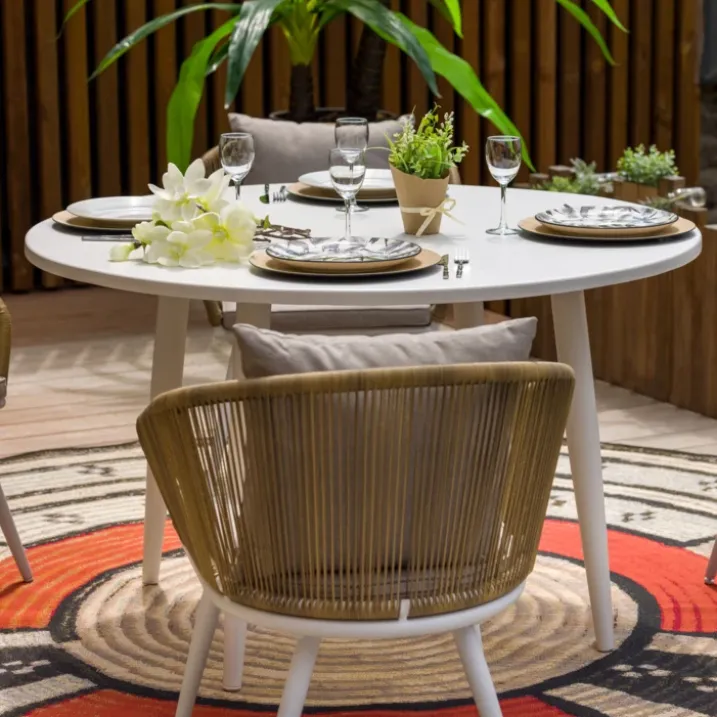 Table ronde en aluminium