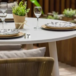 Table ronde en aluminium