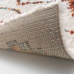 Tapis berbère à motifs géométriques