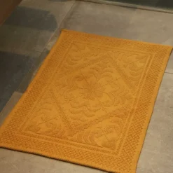 Tapis de bain à motif géométrique