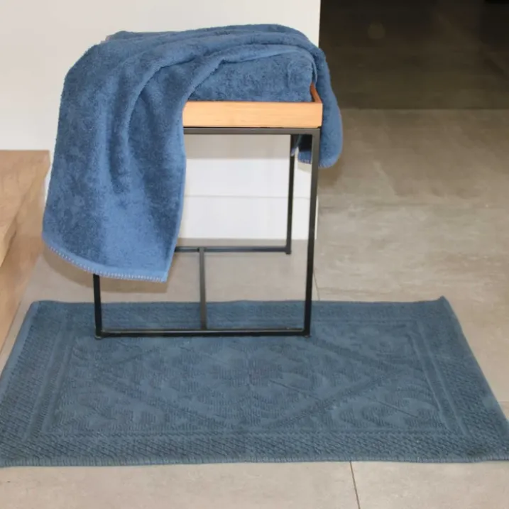 Tapis de bain à motif géométrique