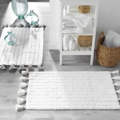 Tapis de bain uni et à pompons