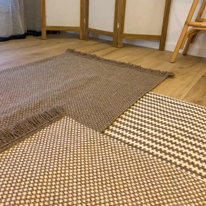 Tapis en laine et coton à motif géométrique