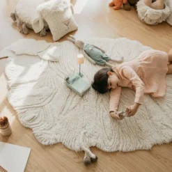 Tapis lavable en laine mouton au nez rose