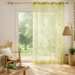 Voilage anis et broderie fil satiné