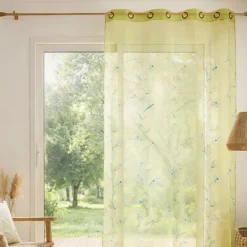 Voilage anis et broderie fil satiné