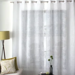 Voilage brodé motif feuillage
