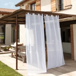 Voilage déperlant à oeillets