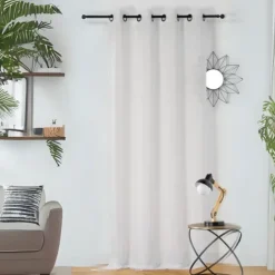Voilage à effet de rayures