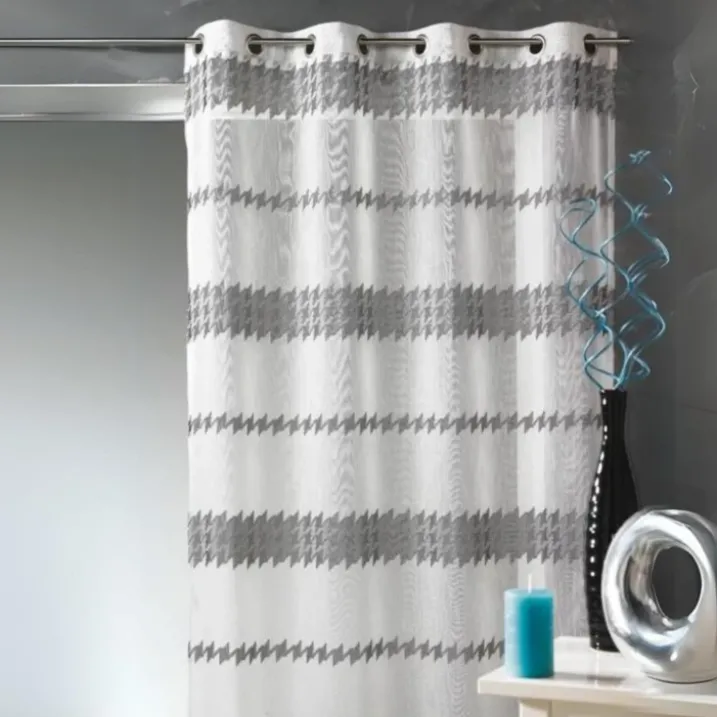 Voilage en jacquard fils coupés