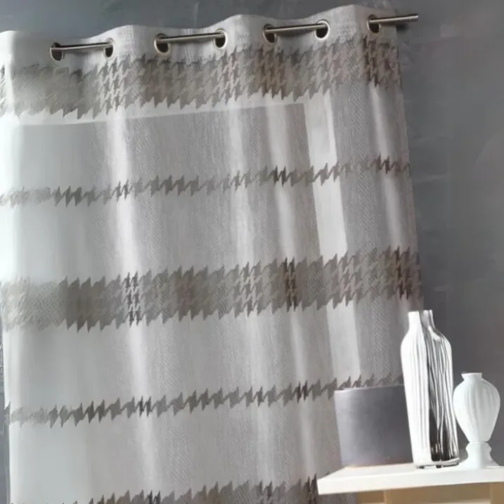 Voilage en jacquard fils coupés