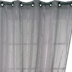 Voilage à fines rayures verticales brillantes