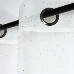 Voilage finitions dorées à oeillets