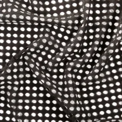 Voilage maille ajourée à oeillets