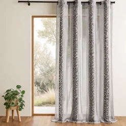 Voilage organza jacquard à motif feuillage