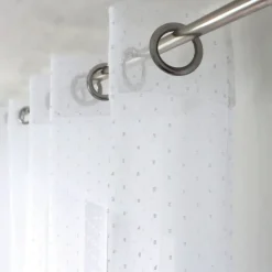 Voilage plumetis en organza avec œillets
