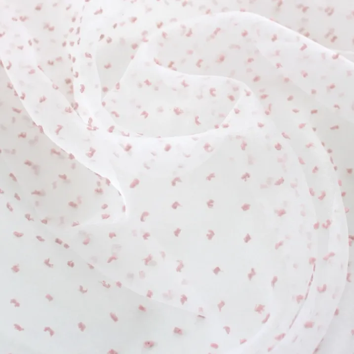 Voilage plumetis en organza avec œillets