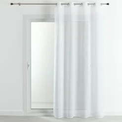 Voilage tamisant effet matière à œillets